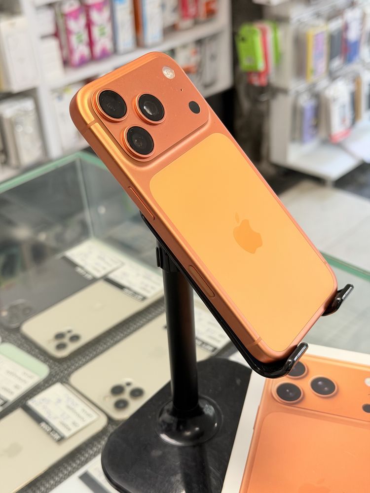 Apple iPhone 17 Pro 256GB Cosmic Orange