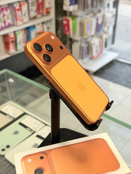 Apple iPhone 17 Pro 256GB Cosmic Orange