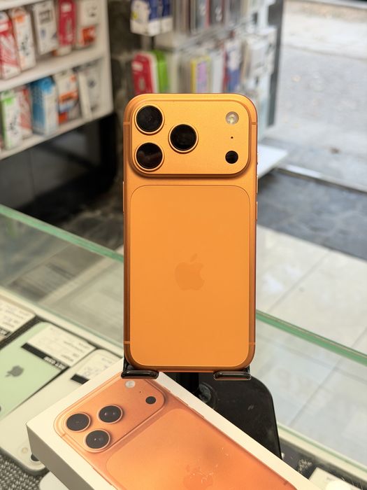 Apple iPhone 17 Pro 256GB Cosmic Orange
